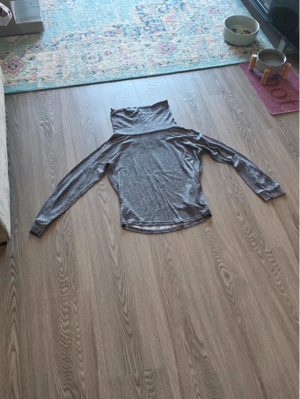 Nicole Miller New York Women's Gray Long Sleeve Turtleneck Top Size M